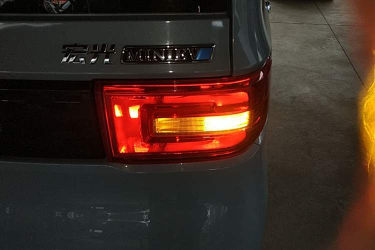 Used Wuling Hongguang MINIEV 2022 Enjoy Edition Lithium Iron Phosphate Right Rear Taillight