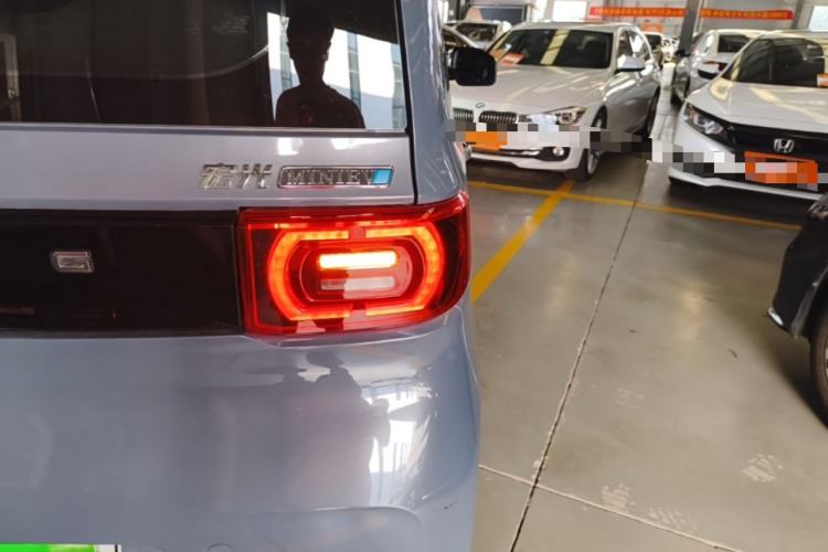 Used Wuling Hongguang MINIEV 2022 Macaron Premium Model – Lithium Iron Phosphate Right Rear Taillight