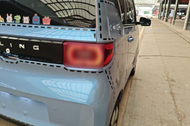 Used Wuling Hongguang MINIEV 2022 Macaron Premium Model – Lithium Ternary Battery Right Rear Taillight