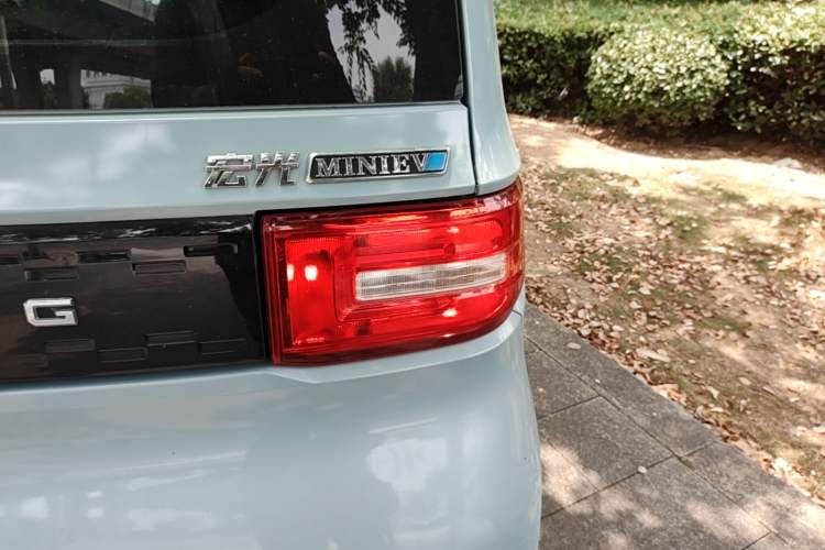 Used Wuling Hongguang MINIEV 2022 Zizai Version Lithium Iron Phosphate Right Rear Taillight