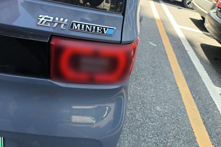 Used Wuling Hongguang MINIEV 2022 Macaron Premium Model – Lithium Ternary Battery Right Rear Taillight