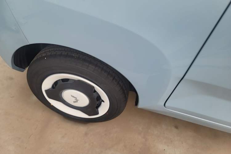 Used Wuling Hongguang MINIEV 2022 Enjoy Edition Lithium Iron Phosphate Right Rear Wheel Hub