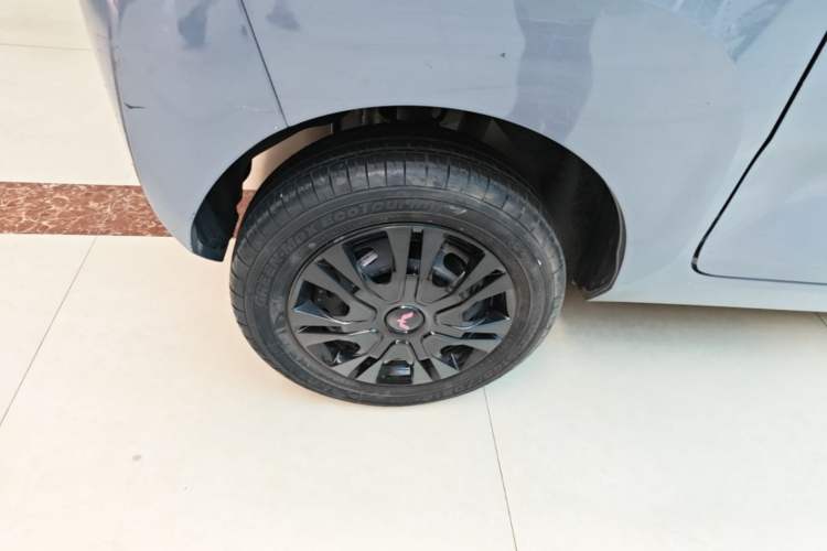 Used Wuling Hongguang MINIEV 2022 Macaron Premium Model – Lithium Iron Phosphate Right Rear Wheel Hub