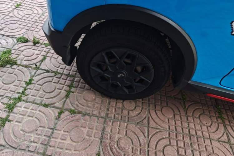 Used Wuling Hongguang MINIEV 2022 GAMEBOY 300km Enthusiast Model with Lithium Iron Phosphate Right Rear Wheel Hub