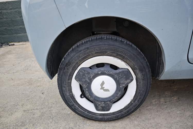 Used Wuling Hongguang MINIEV 2022 Easy Version Lithium Iron Phosphate Right Rear Wheel Hub