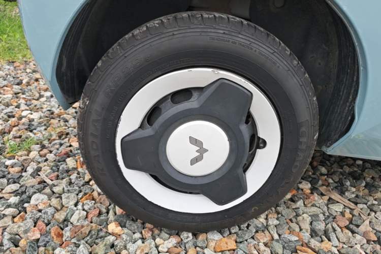 Used Wuling Hongguang MINIEV 2022 Zizai Version Lithium-NMC Right Rear Wheel Hub