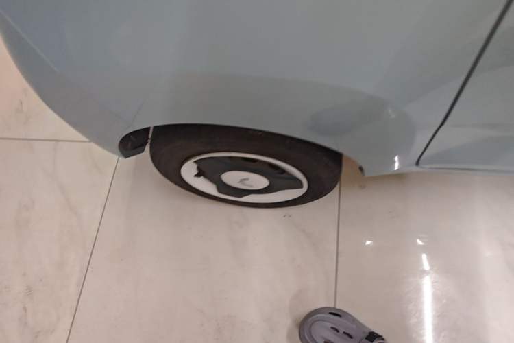 Used Wuling Hongguang MINIEV 2022 Zizai Version Lithium Iron Phosphate Right Rear Wheel Hub