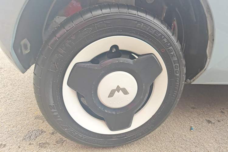 Used Wuling Hongguang MINIEV 2022 Easy Version Lithium-NMC Right Rear Wheel Hub