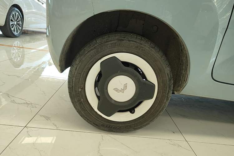 Used Wuling Hongguang MINIEV 2022 Zizai Version Lithium Iron Phosphate Right Rear Wheel Hub