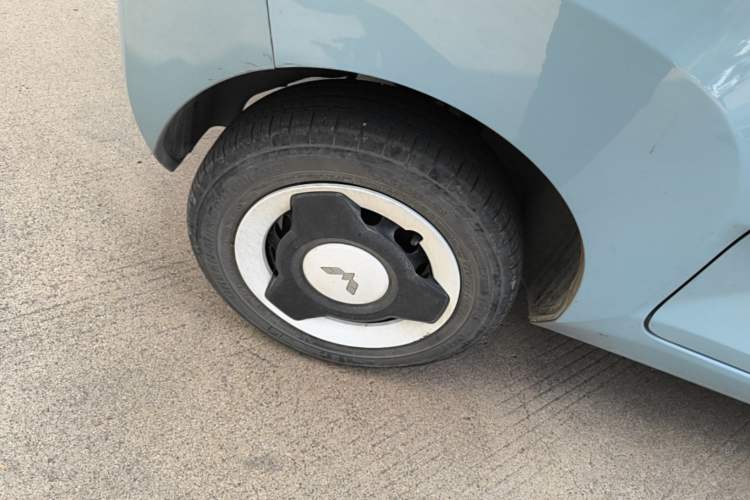 Used Wuling Hongguang MINIEV 2022 Easy Version Lithium Iron Phosphate Right Rear Wheel Hub