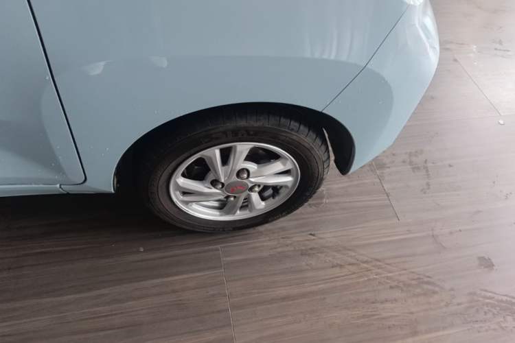 Used Wuling Hongguang MINIEV 2022 Zizai Version Lithium Iron Phosphate Right Rear Wheel Hub