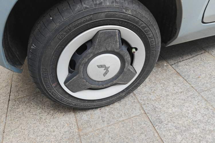 Used Wuling Hongguang MINIEV 2022 Easy Version Lithium Iron Phosphate Right Rear Wheel Hub