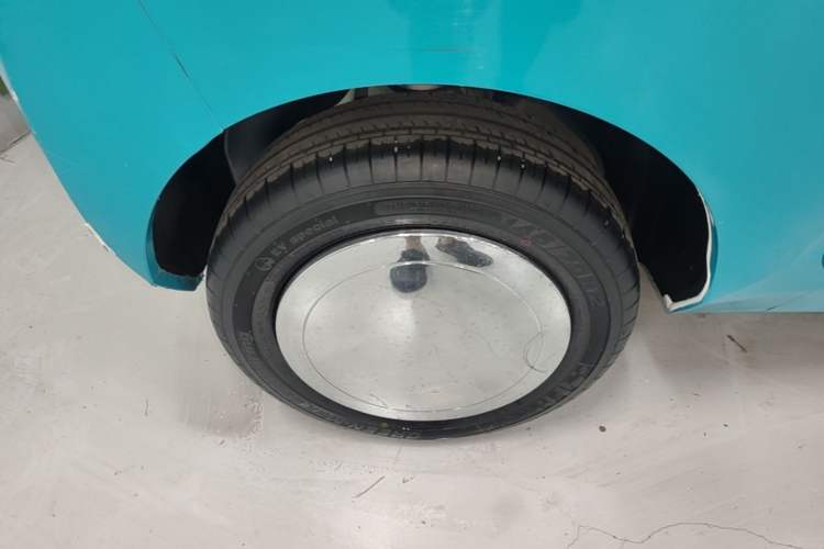 Used Wuling Hongguang MINIEV 2022 Zizai Version Lithium Iron Phosphate Right Rear Wheel Hub