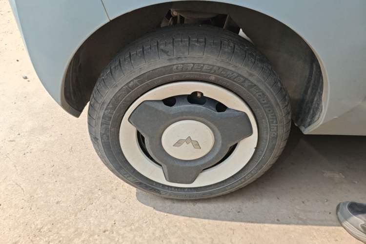 Used Wuling Hongguang MINIEV 2022 Enjoy Edition Lithium Iron Phosphate Right Rear Wheel Hub
