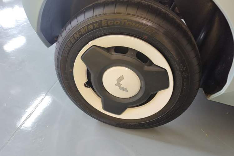 Used Wuling Hongguang MINIEV 2022 Easy Version Lithium-NMC Right Rear Wheel Hub