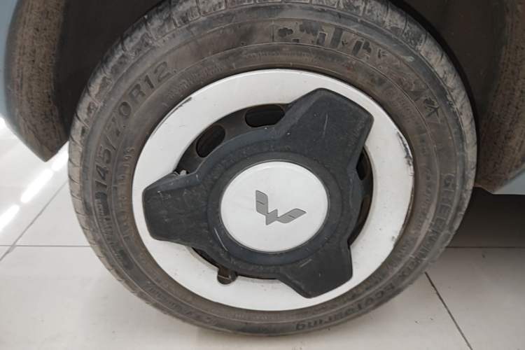 Used Wuling Hongguang MINIEV 2022 Zizai Version Lithium-NMC Right Rear Wheel Hub