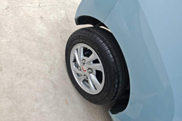Used Wuling Hongguang MINIEV 2022 Zizai Version Lithium Iron Phosphate Right Rear Wheel Hub