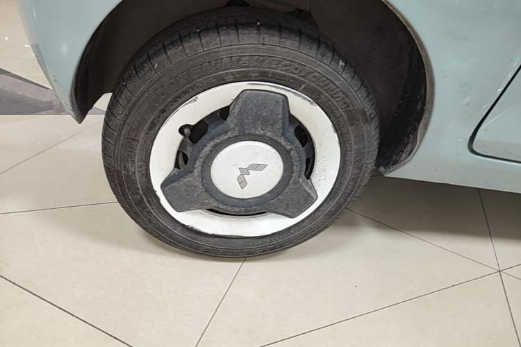 Used Wuling Hongguang MINIEV 2022 Easy Version Lithium Iron Phosphate Right Rear Wheel Hub