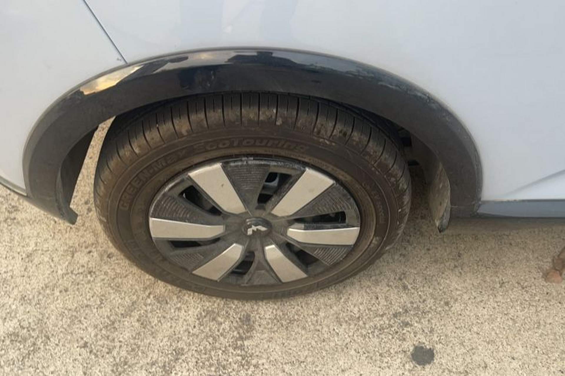 Used Wuling Hongguang MINIEV 2022 Convertible Model Right Rear Wheel Hub