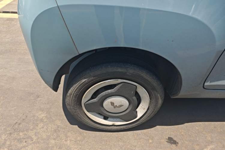 Used Wuling Hongguang MINIEV 2022 Easy Version Lithium Iron Phosphate Right Rear Wheel Hub