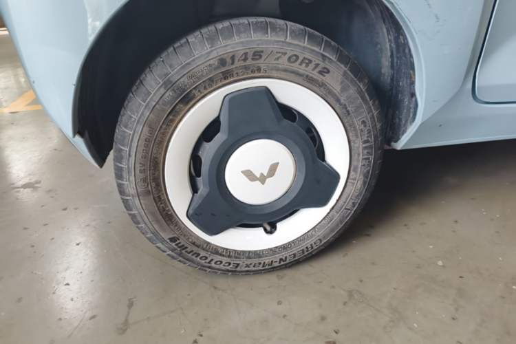 Used Wuling Hongguang MINIEV 2022 Easy Version Lithium Iron Phosphate Right Rear Wheel Hub