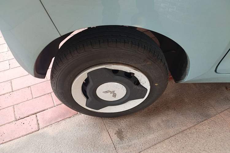 Used Wuling Hongguang MINIEV 2022 Easy Version Lithium Iron Phosphate Right Rear Wheel Hub
