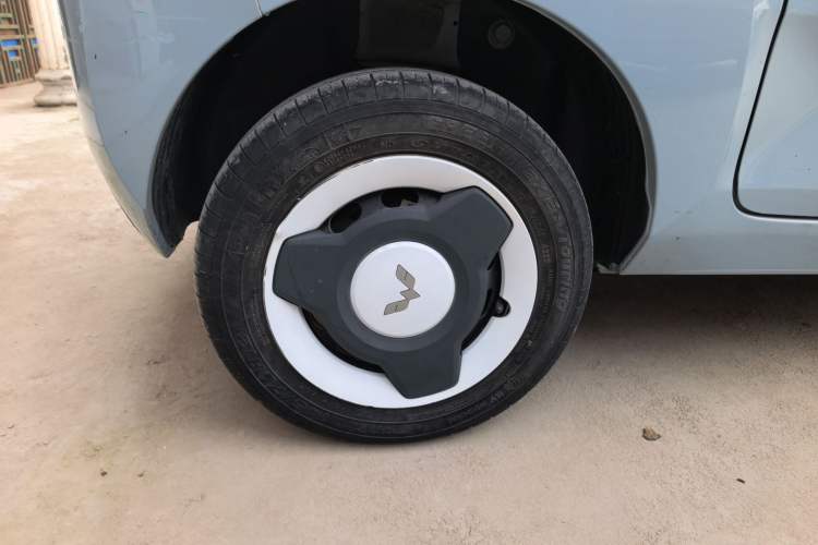 Used Wuling Hongguang MINIEV 2022 Macaron Premium Model – Lithium Iron Phosphate Right Rear Wheel Hub