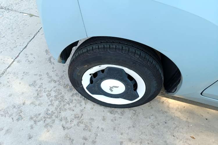 Used Wuling Hongguang MINIEV 2022 Zizai Version Lithium Iron Phosphate Right Rear Wheel Hub