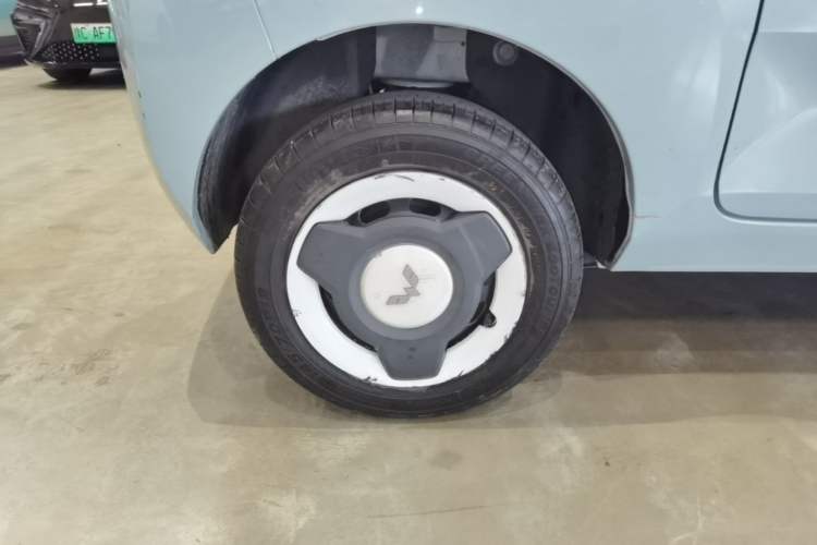 Used Wuling Hongguang MINIEV 2022 Easy Version Lithium Iron Phosphate Right Rear Wheel Hub