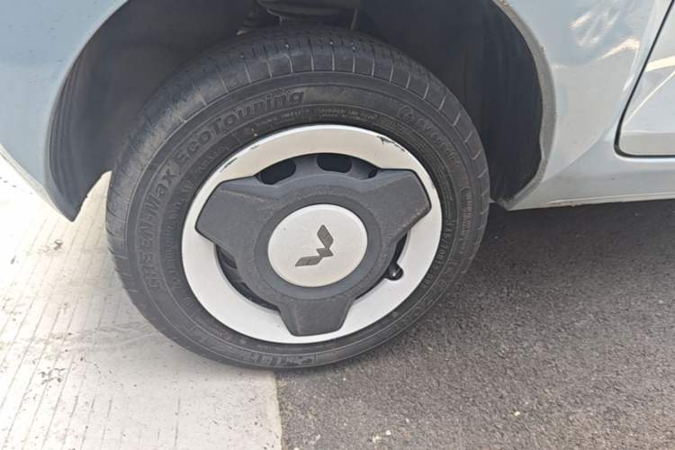 Used Wuling Hongguang MINIEV 2022 Zizai Version Lithium Iron Phosphate Right Rear Wheel Hub
