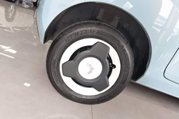 Used Wuling Hongguang MINIEV 2022 Easy Version Lithium Iron Phosphate Right Rear Wheel Hub