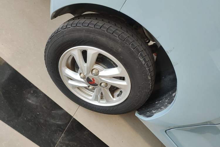 Used Wuling Hongguang MINIEV 2022 Enjoy Edition Lithium Iron Phosphate Right Rear Wheel Hub