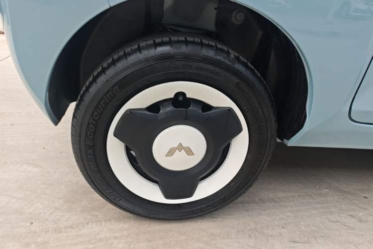 Used Wuling Hongguang MINIEV 2022 Enjoy Edition Lithium Iron Phosphate Right Rear Wheel Hub