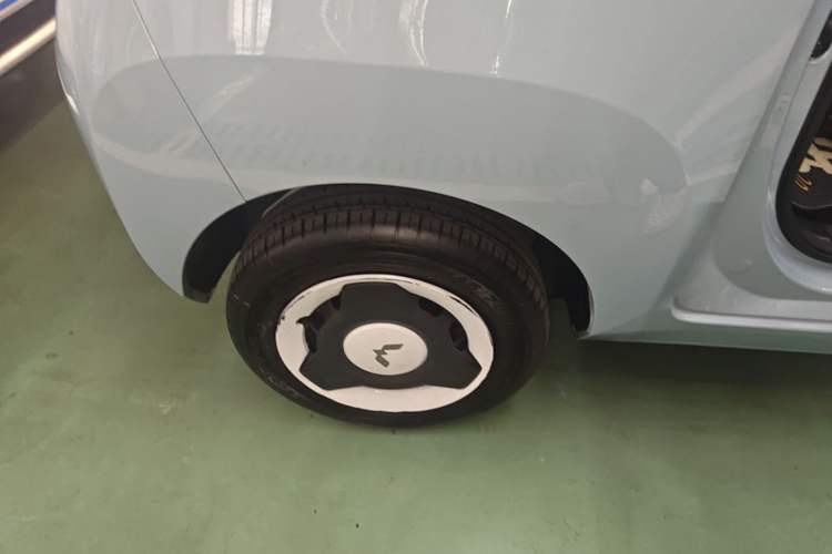 Used Wuling Hongguang MINIEV 2022 Enjoy Edition Lithium Iron Phosphate Right Rear Wheel Hub