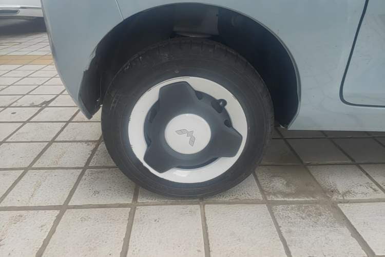 Used Wuling Hongguang MINIEV 2022 Zizai Version Lithium Iron Phosphate Right Rear Wheel Hub