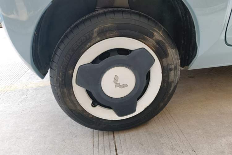 Used Wuling Hongguang MINIEV 2022 Zizai Version Lithium Iron Phosphate Right Rear Wheel Hub