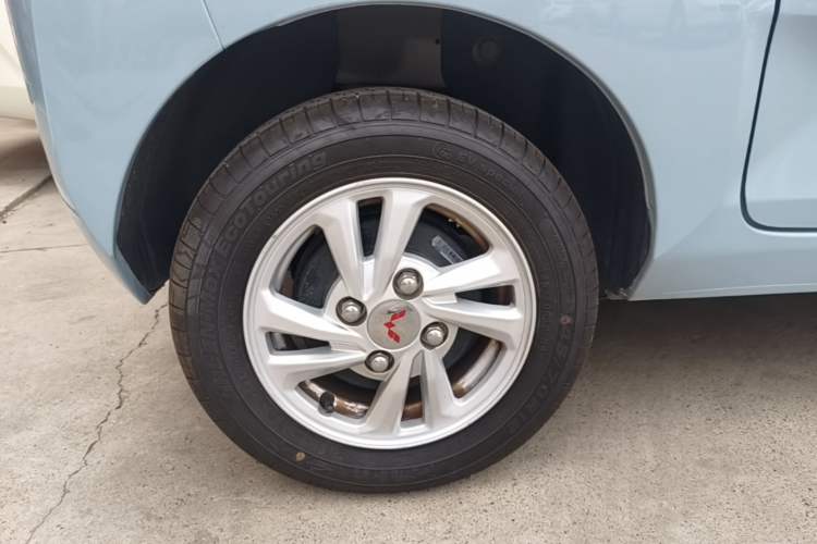 Used Wuling Hongguang MINIEV 2022 Zizai Version Lithium Iron Phosphate Right Rear Wheel Hub