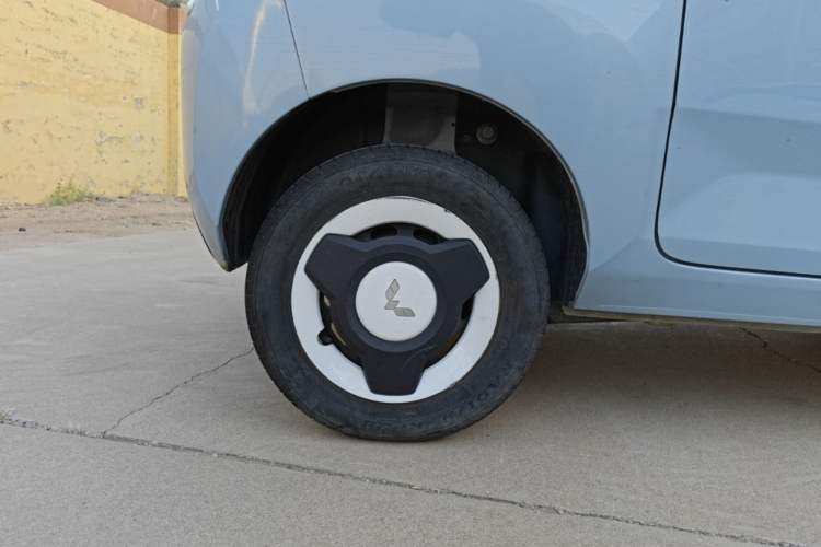 Used Wuling Hongguang MINIEV 2022 Easy Version Lithium-NMC Right Rear Wheel Hub