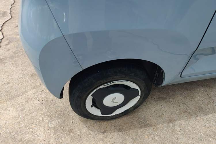 Used Wuling Hongguang MINIEV 2022 Macaron Premium Model – Lithium Iron Phosphate Right Rear Wheel Hub