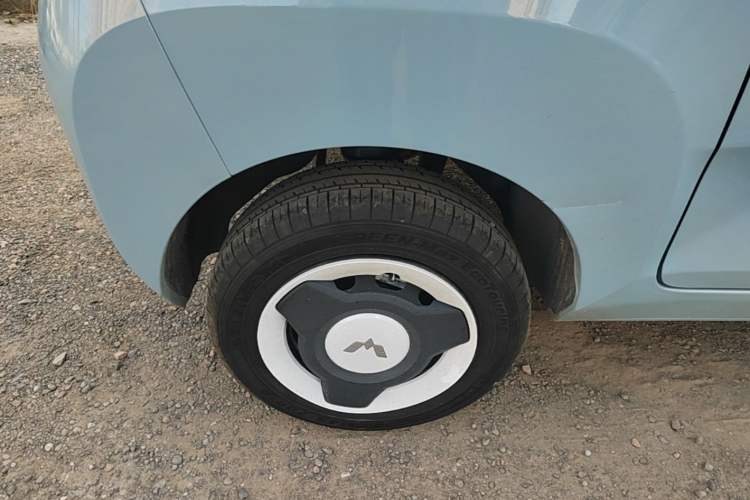 Used Wuling Hongguang MINIEV 2022 Enjoy Edition Lithium-Ion Battery Right Rear Wheel Hub