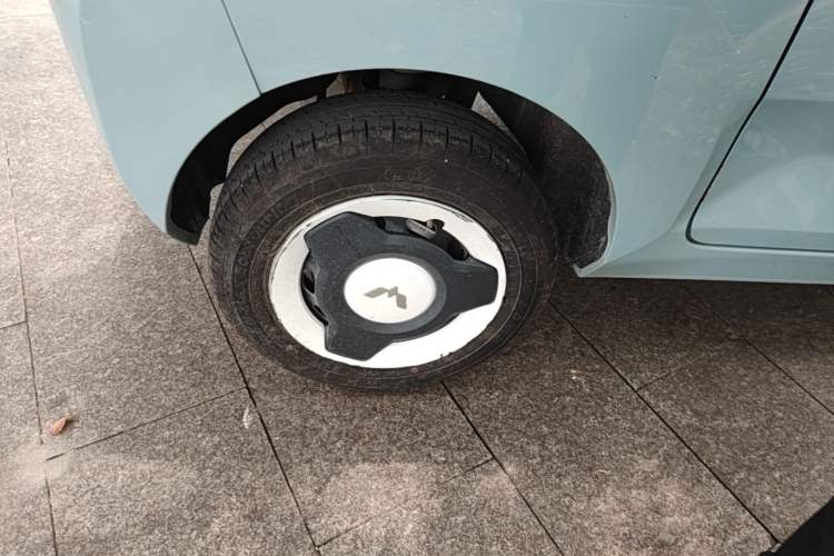 Used Wuling Hongguang MINIEV 2022 Zizai Version Lithium Iron Phosphate Right Rear Wheel Hub
