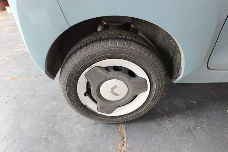 Used Wuling Hongguang MINIEV 2022 Zizai Version Lithium Iron Phosphate Right Rear Wheel Hub