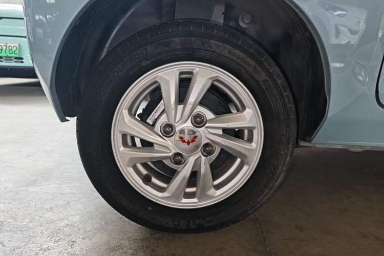 Used Wuling Hongguang MINIEV 2022 Zizai Version Lithium Iron Phosphate Right Rear Wheel Hub