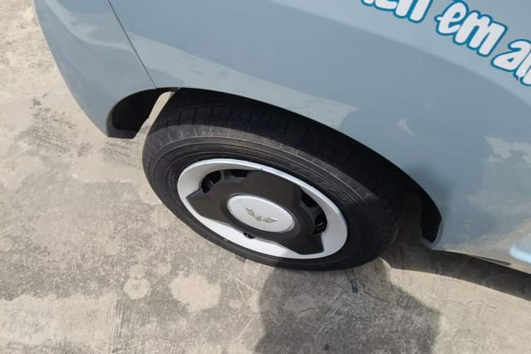 Used Wuling Hongguang MINIEV 2022 Easy Version Lithium Iron Phosphate Right Rear Wheel Hub