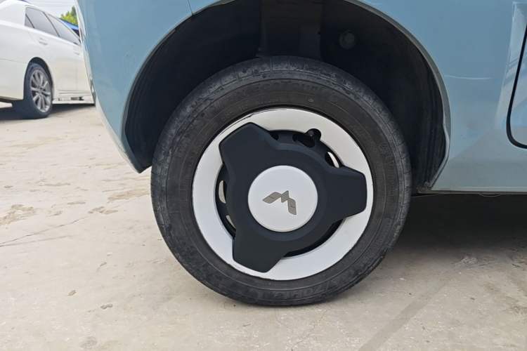 Used Wuling Hongguang MINIEV 2022 Easy Version Lithium Iron Phosphate Right Rear Wheel Hub
