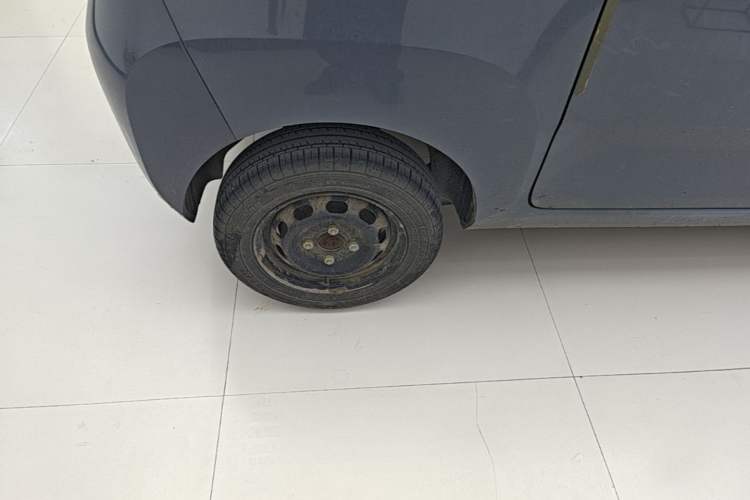 Used Wuling Hongguang MINIEV 2022 Macaron Fashion Edition Lithium-Nickel-Cobalt-Alpha-oxide Right Rear Wheel Hub