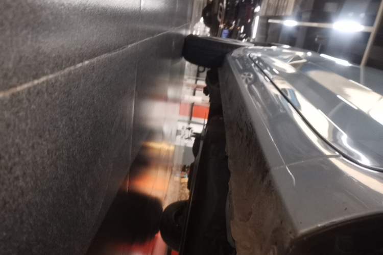 Used Wuling Hongguang MINIEV 2022 Macaron Premium Model – Lithium Iron Phosphate Right Side Sill