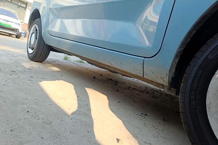 Used Wuling Hongguang MINIEV 2022 Zizai Version Lithium Iron Phosphate Right Side Sill
