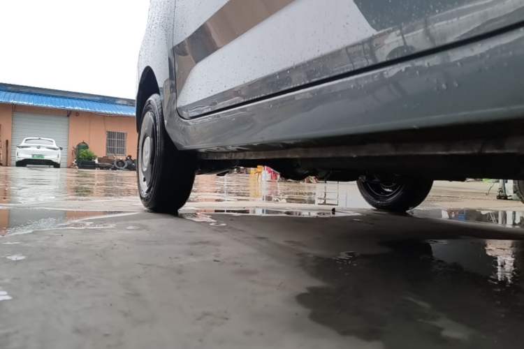 Used Wuling Hongguang MINIEV 2022 Zizai Version Lithium Iron Phosphate Right Side Sill