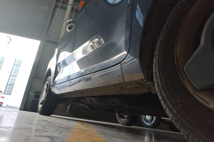 Used Wuling Hongguang MINIEV 2022 Macaron Premium Model – Lithium Iron Phosphate Right Side Sill